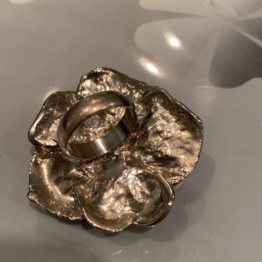 🔴Bebe Flower Ring - Picture 3 of 3